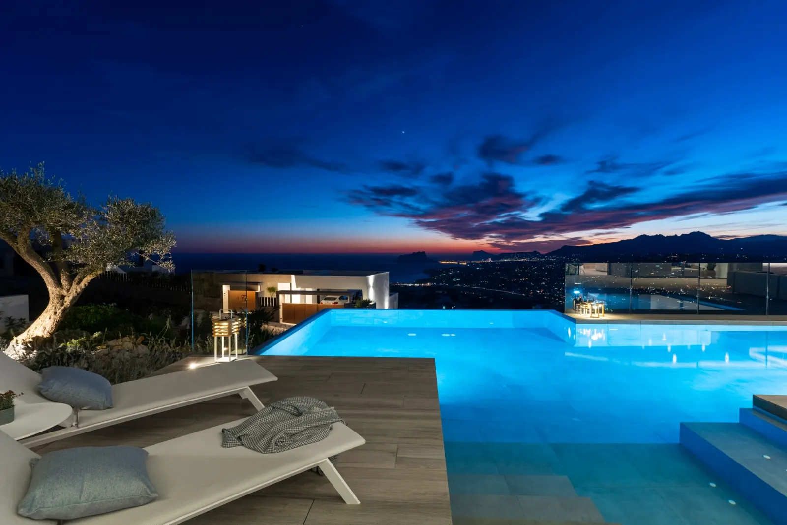 Villa in Cumbre del Sol — LVC-100142, photo 26