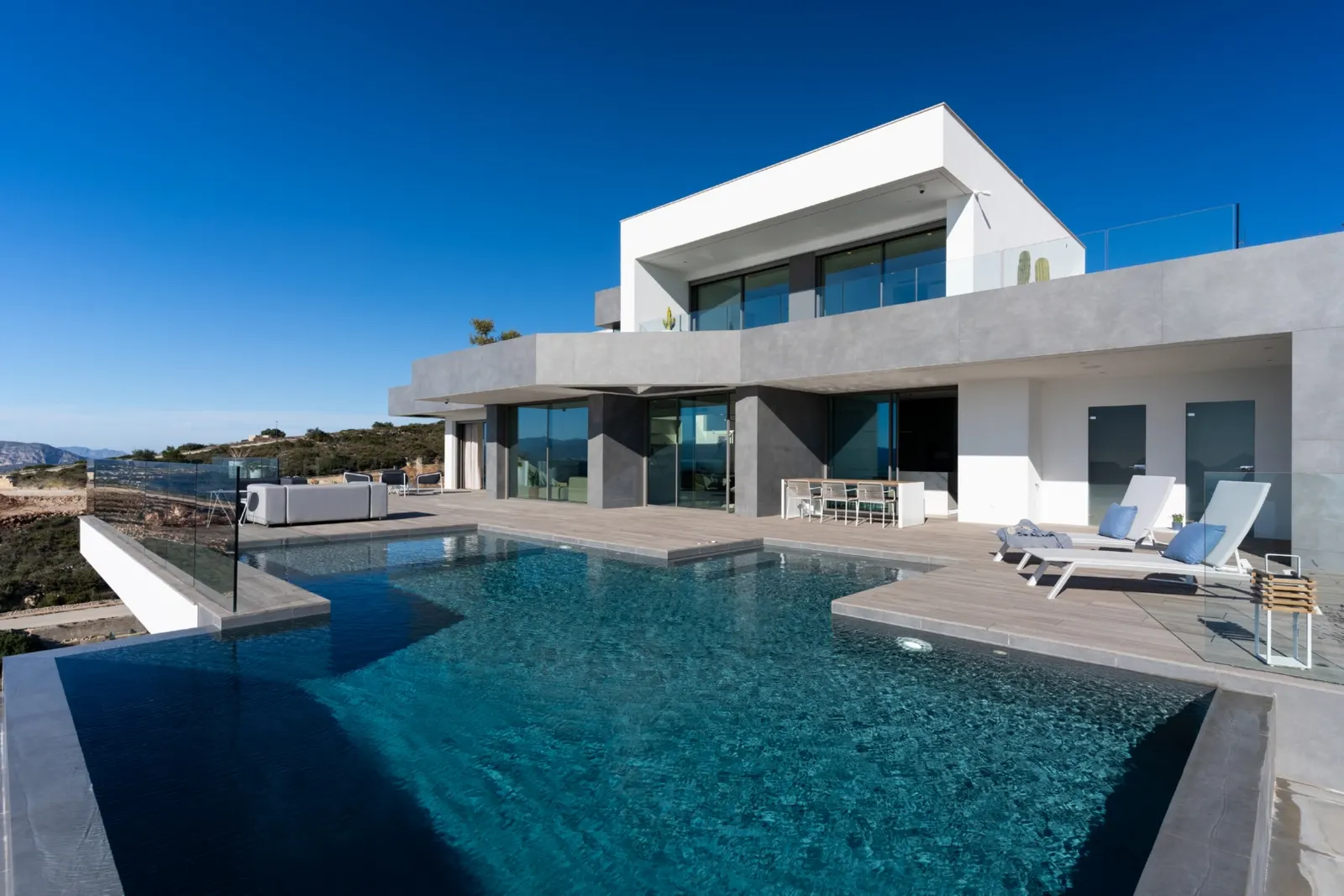 Villa in Cumbre del Sol — LVC-100142